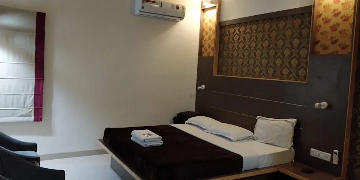 WhatsApp Image 2024-12-19 at 9.09.48 PM (1)