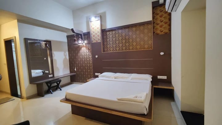 WhatsApp Image 2024-12-19 at 9.09.48 PM