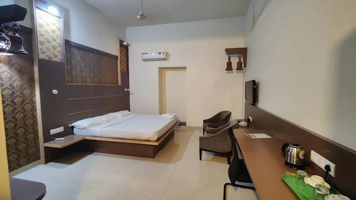 WhatsApp Image 2024-12-19 at 9.09.49 PM (1)