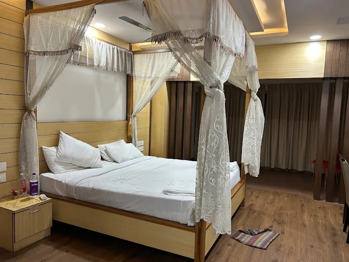 WhatsApp Image 2024-12-19 at 9.15.05 PM