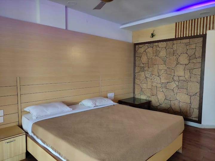 WhatsApp Image 2024-12-19 at 9.15.06 PM